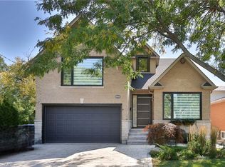 880 6th St, Mississauga, ON