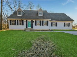 9205 Lake Rd, Grosse Ile, MI 48138