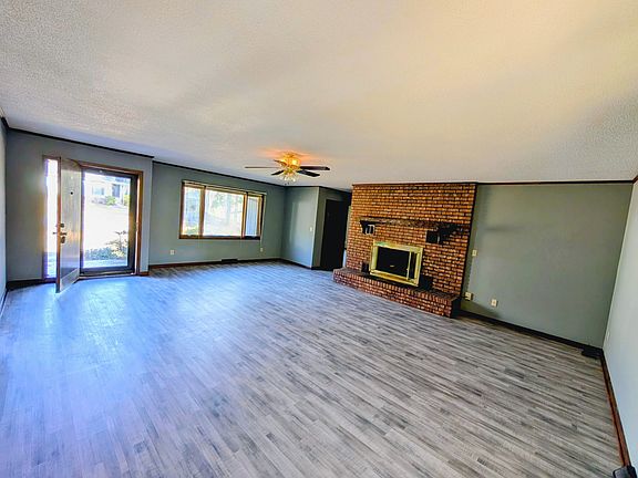 4th image of 96 Glencrest Dr #A