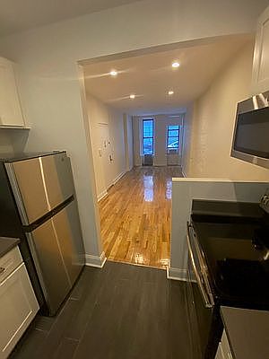 5th image of 347 W 16th St #B1