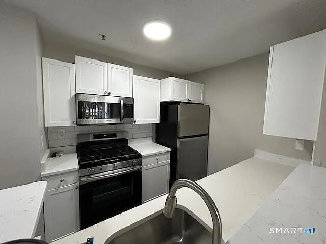 2 bed, 2.0 bath, 1010 sqft, $3,125 — Photo 2