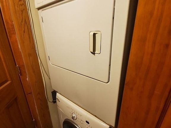4th image of 341 W 71st St APT 5