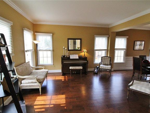 3rd image of 3115 Lodge Dr