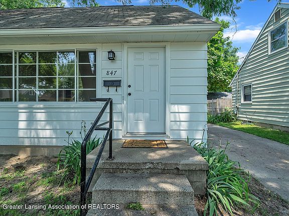 3rd image of 847 E Greenlawn Ave