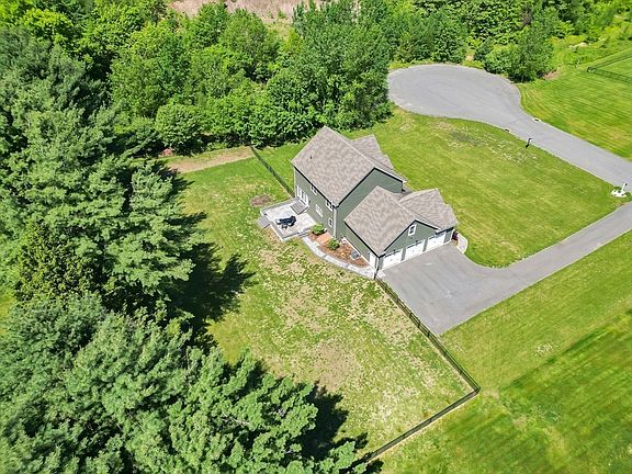 4th image of 27 Kibbe Ln