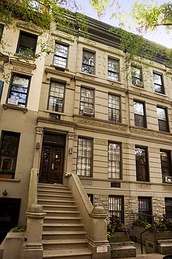 1st image of 18 W 95th St