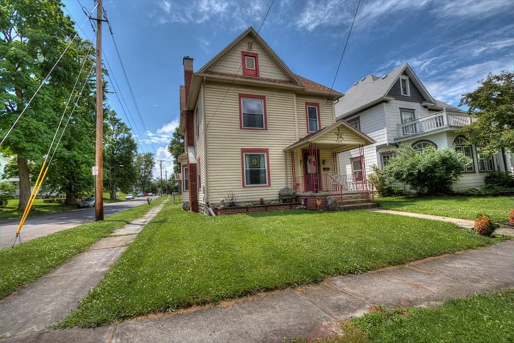 347 S Vine St photo 1