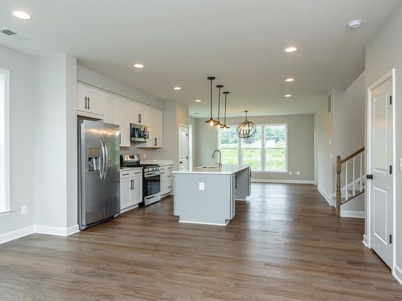 2nd image of 3452 Crepe Myrtle Dr