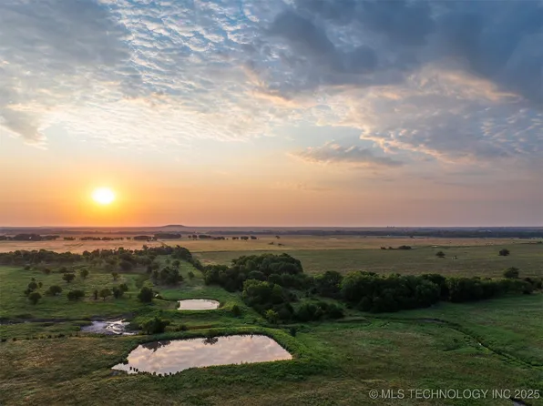 6 N 3990th Rd, Dewey, OK 74029