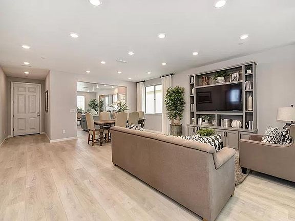 Open floor plan, entryway
