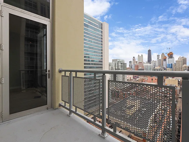 720 N Larrabee St #1706 — Photo 16