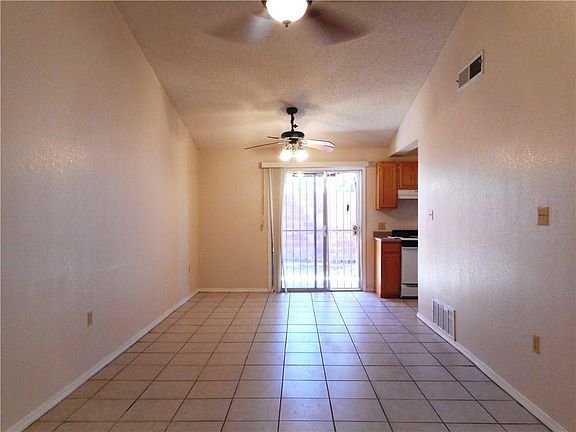 3rd image of 3584 Oasis Dr