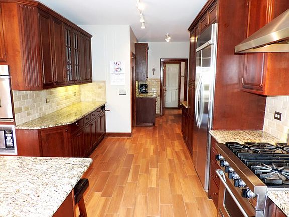 4th image of 507 E Haven St