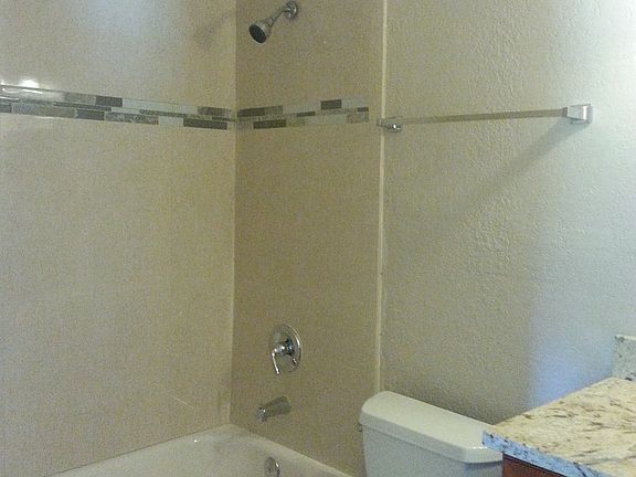 3rd image of 103 Hollyhock Dr