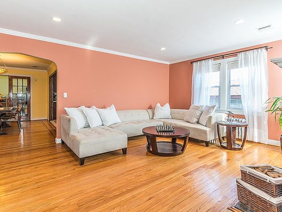 1st floor living room