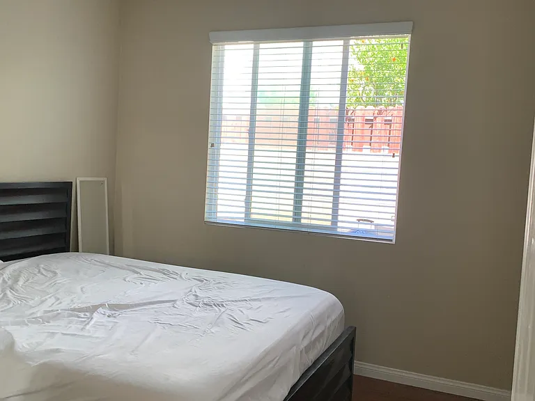 405 S Mountain View St — Photo 8