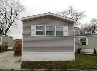 37 Elm Ln, Justice, IL 60458