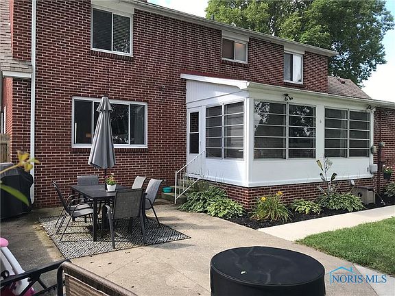 5th image of 858 W Riverview Ave