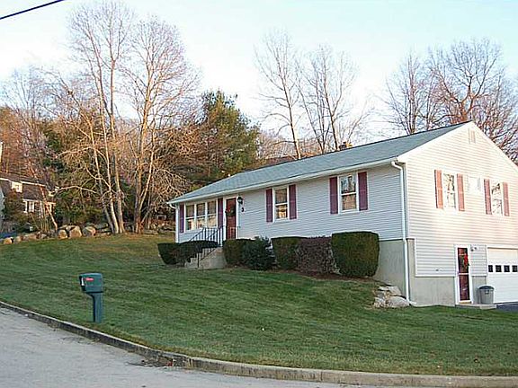 4th image of 3 Hathaway Dr