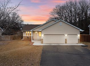 1114 Flintwood St, Isanti, MN 55040