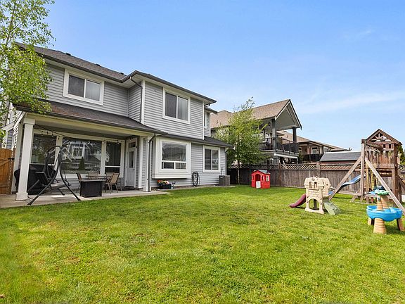 5th image of 2726 Bristol Dr