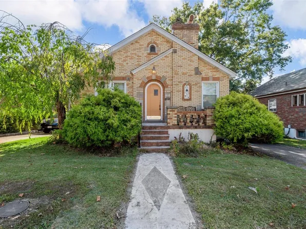 816 Karlsruhe Pl, Saint Louis, MO 63125