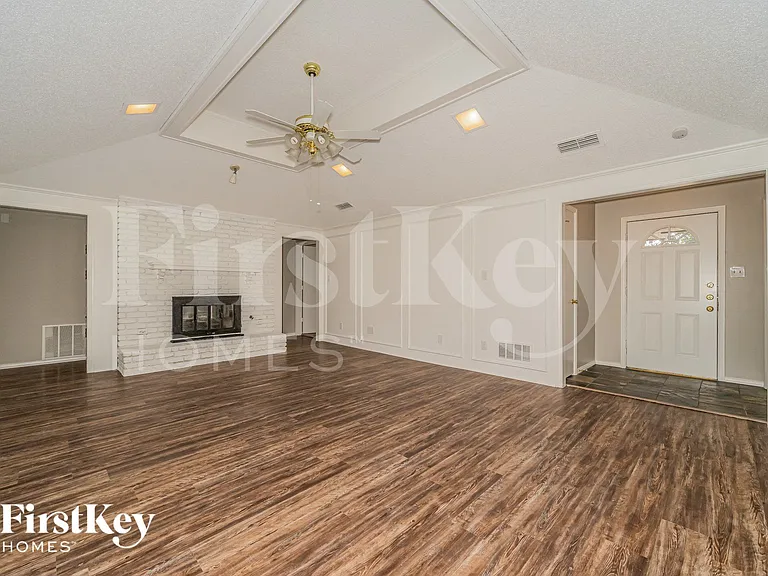 3941 Los Robles Dr — Photo 3
