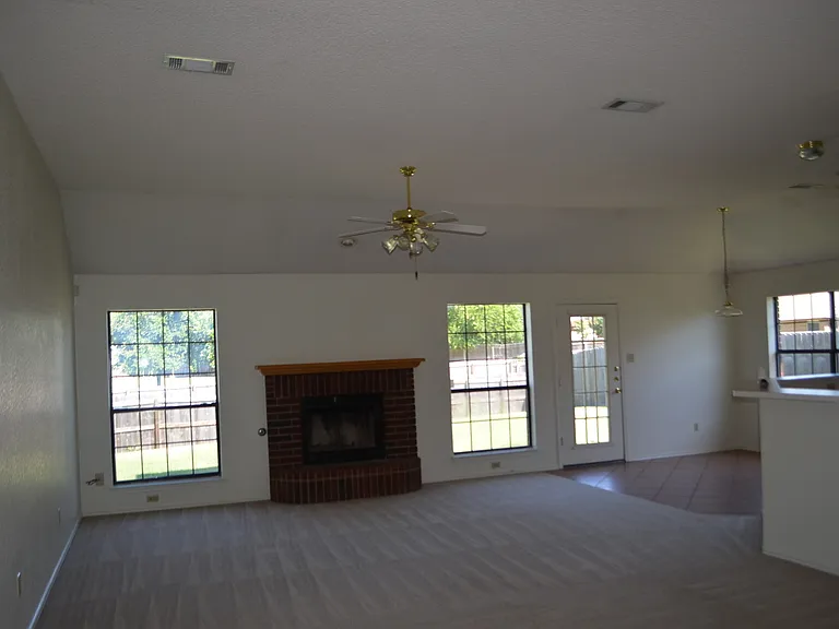 2521 Creek Dr — Photo 16