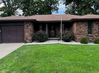 129 Longstreet Ct, Bethalto, IL 62010