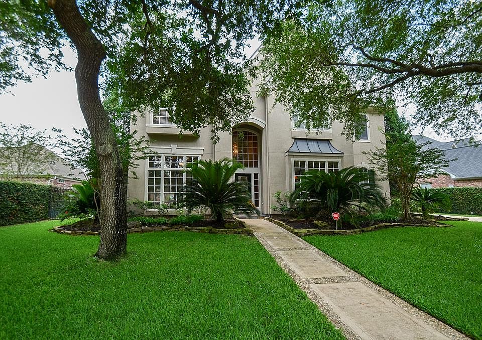 1st image of 24 Fosters Green Dr