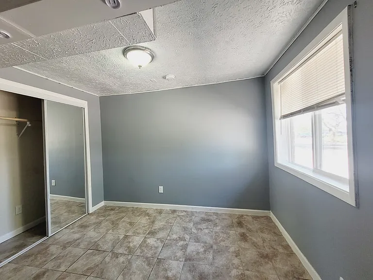 2115 State St — Photo 4