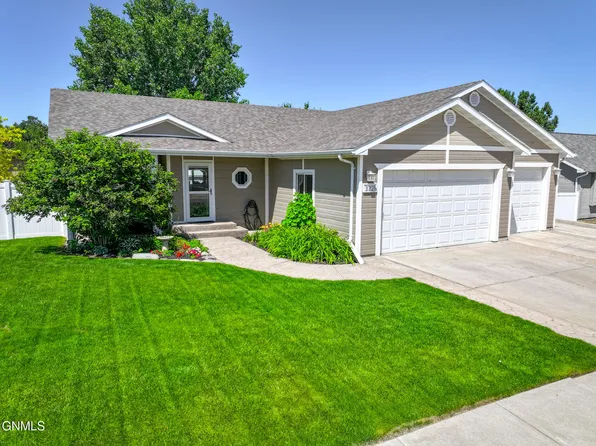 2221 12th Ave W, Williston, ND 58801