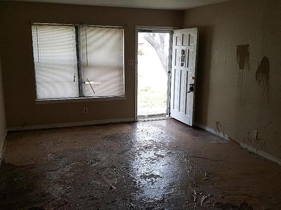 3rd image of 9228 Seaway Dr