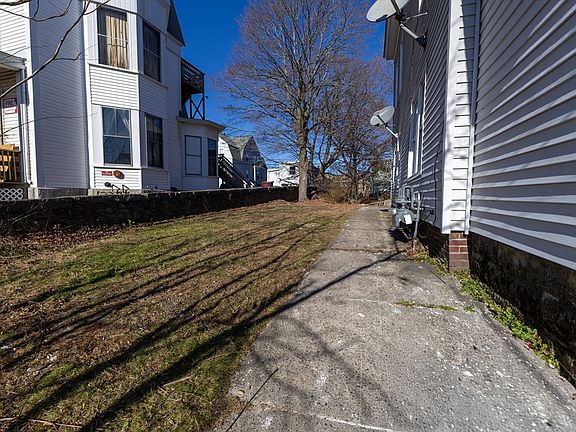 2nd image of 58 Laurel St