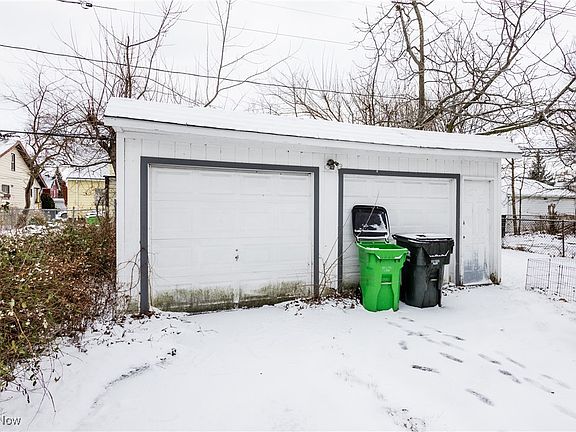 4th image of 19344 Pasnow Ave