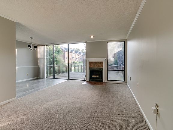 3rd image of 6 Sycamore Ct