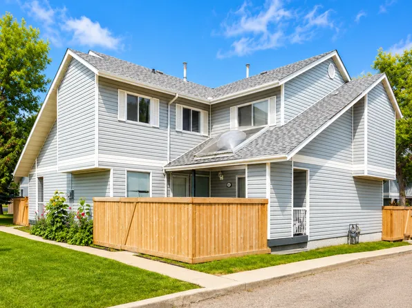1204 54th St NW, Edmonton, AB T6L 5L3