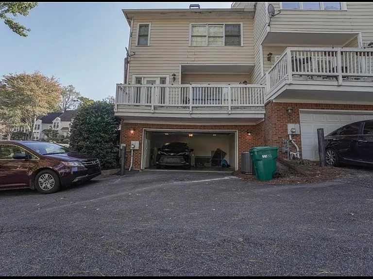 8620 Hope Mews Ct — Photo 20