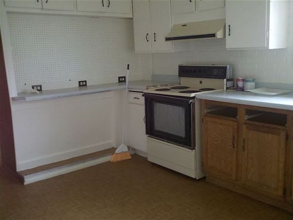 4th image of 634 Keller Ave