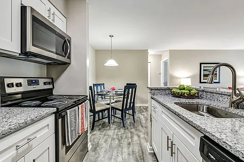 Hunt Club Apartments Photo 1