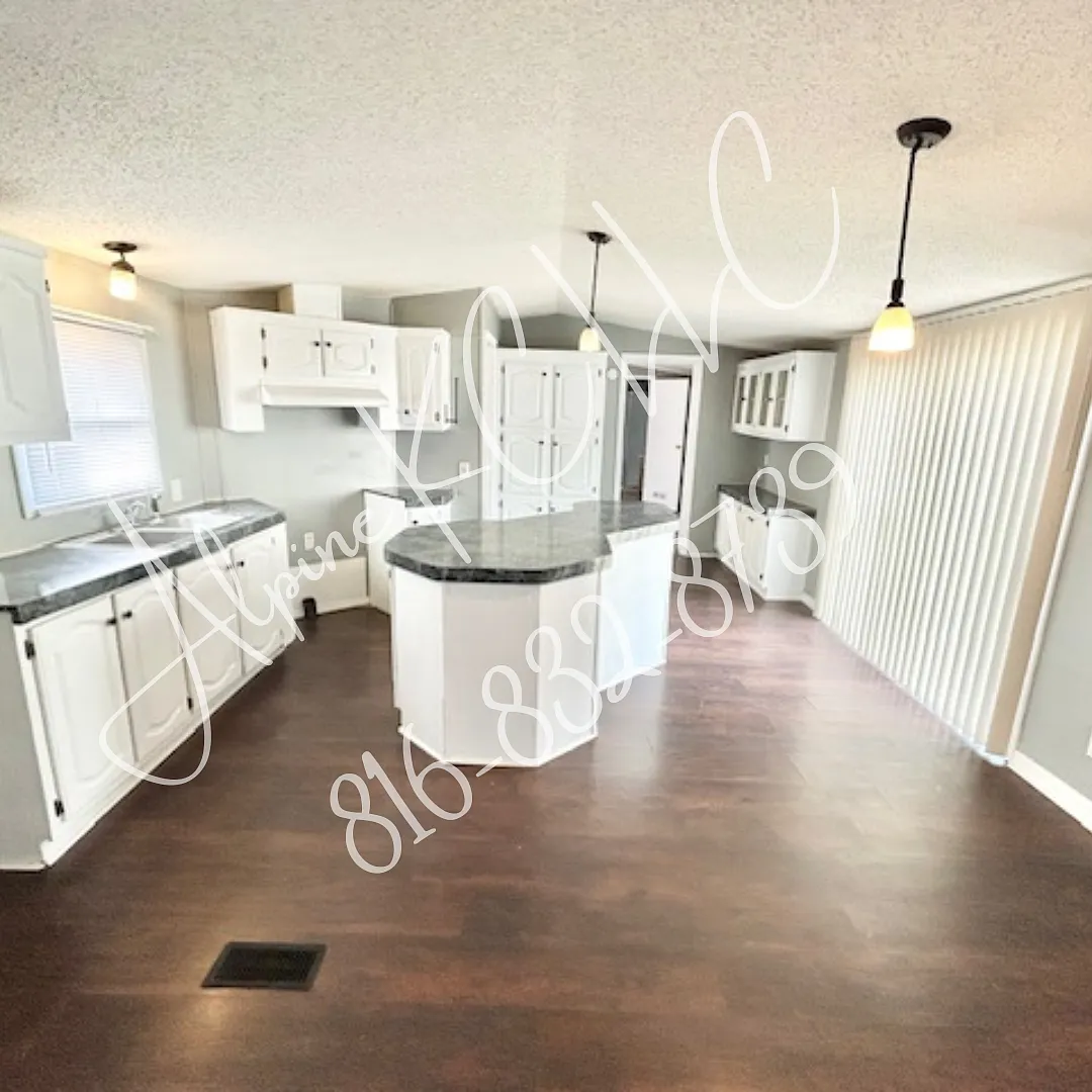 3 bed, 950 sqft, $1,195 — Photo 2