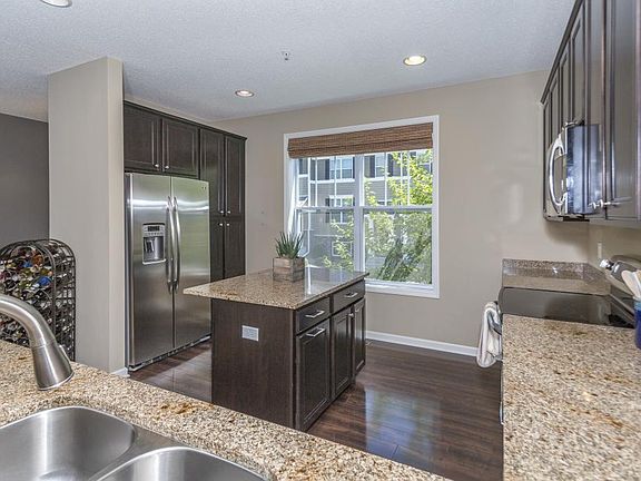 5th image of 11310 Sandcastle Dr Unit E