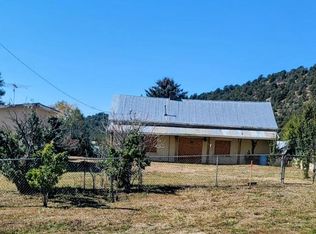 12 Camino Del Medio, Vadito, NM 87579