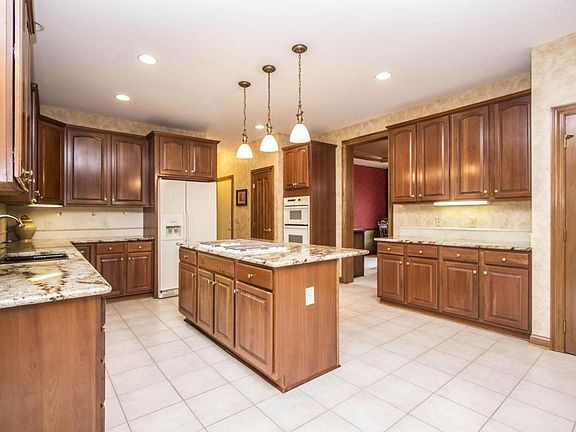 5th image of 5530 Turnberry Dr