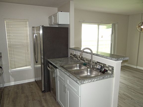 3rd image of 9846 Ashburn Lake Dr
