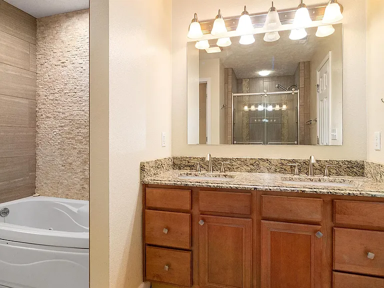 4626 Lincoln Pointe Dr — Photo 19