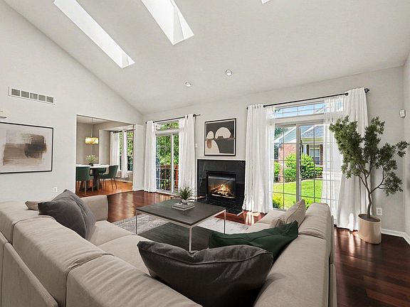 5th image of 4304 Gateway Cir