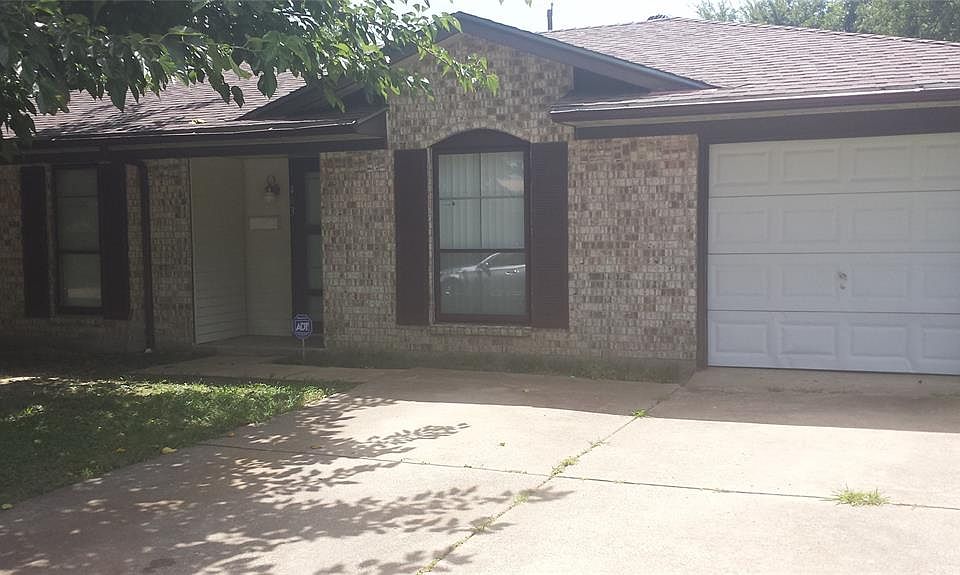 1st image of 403 Teakwood Dr