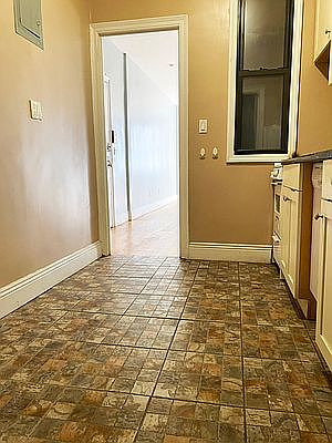 5th image of 207 E 88th St APT 1B