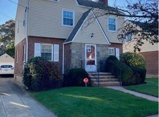 67 Union St, Valley Stream, NY 11580